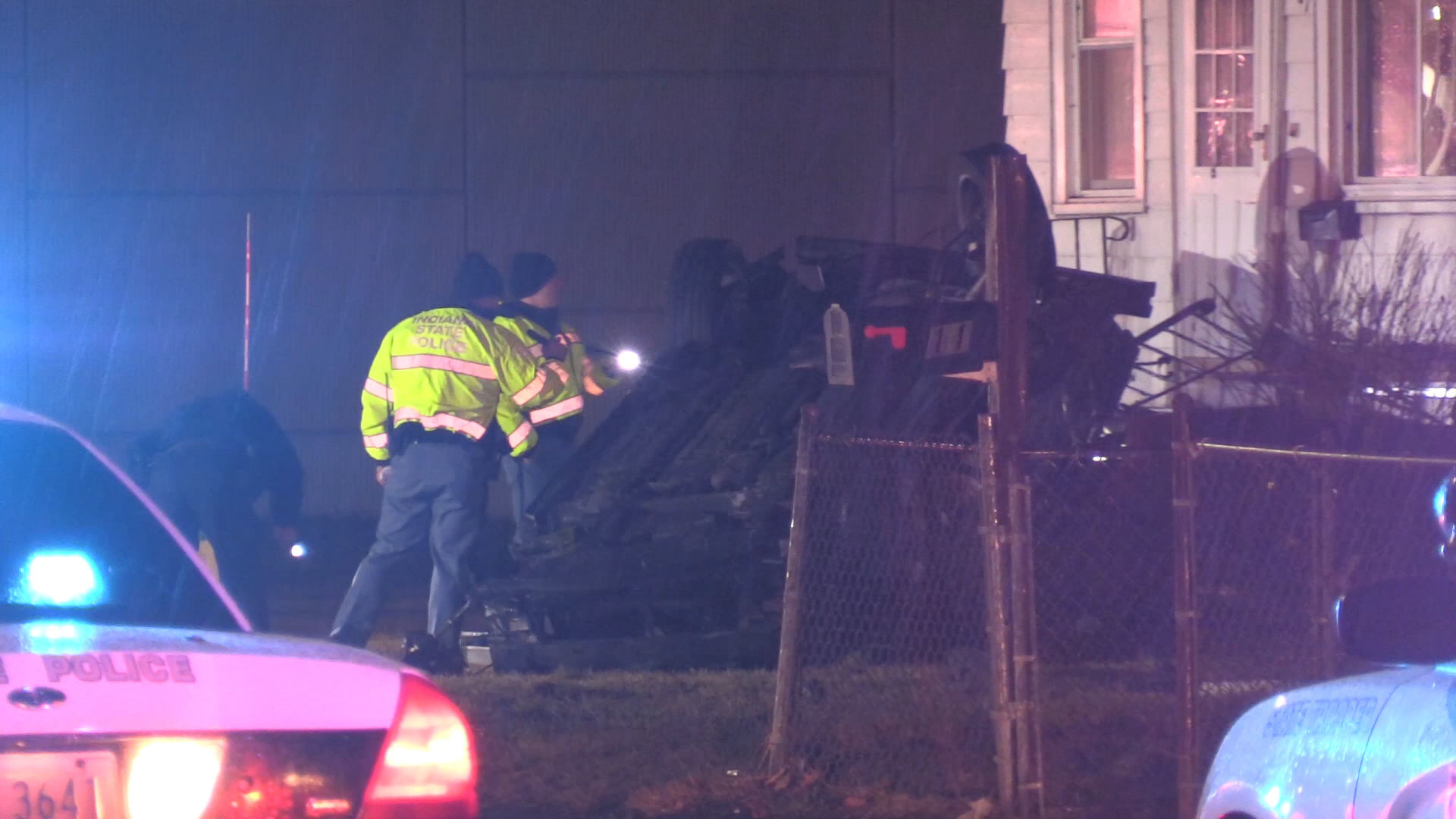 Coroner on scene of wreck in Hammond